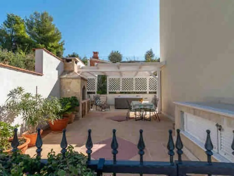 Cozy House Apartment Seget Vranjica