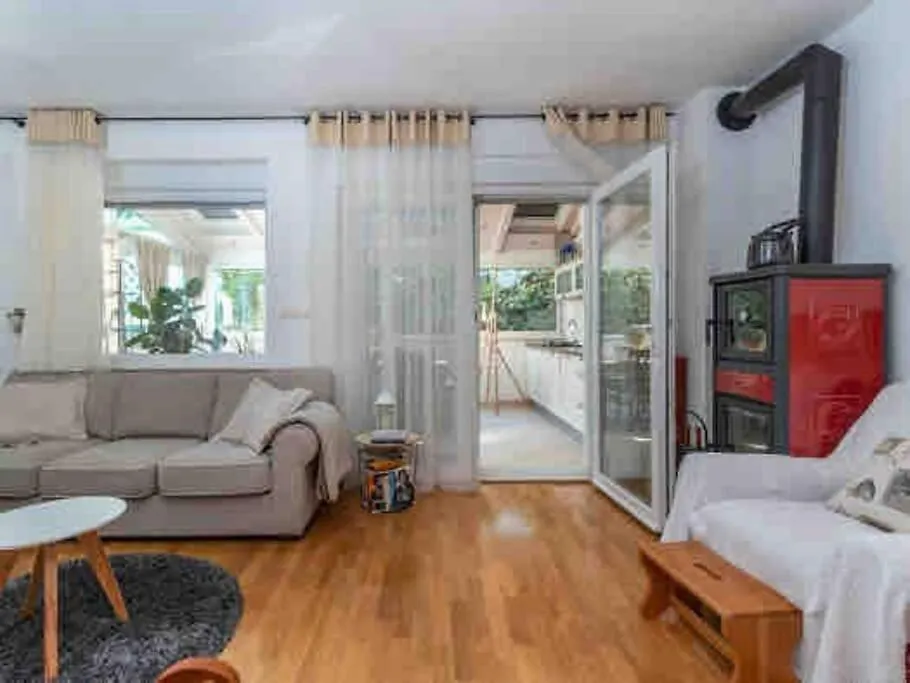 Cozy House Apartment Seget Vranjica