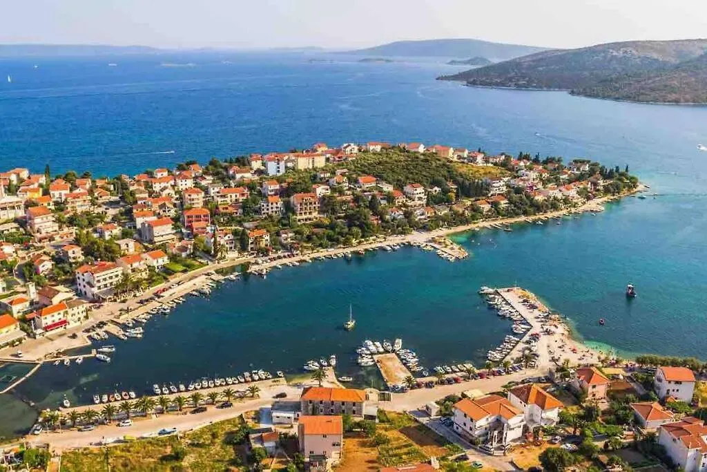 Cozy House Apartment Seget Vranjica