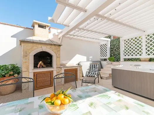 Cozy House Apartment Seget Vranjica